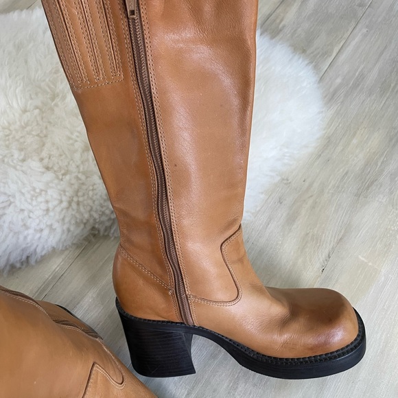 SOLD-Vintage Y2K chunky platform square toe Nine West camel leather boots - Picture 9 of 16